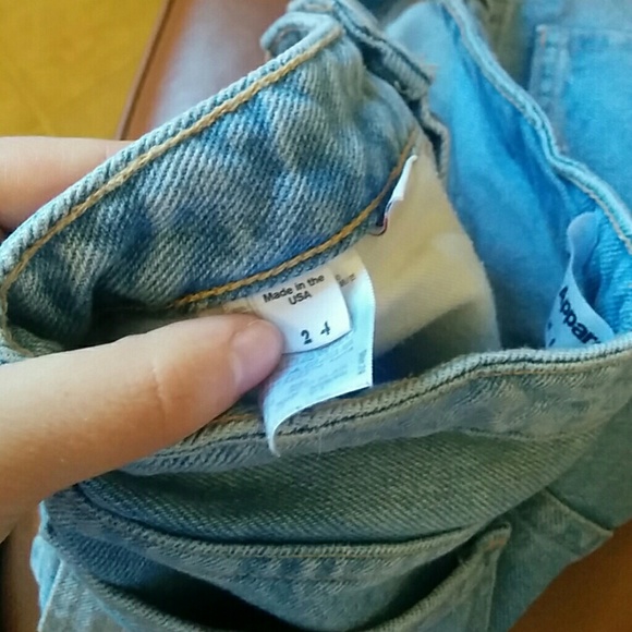 American apparel mid rise light wash denim shorts - Picture 3 of 3